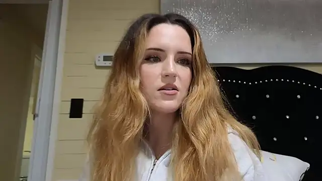 sexylilly69 online show from 06-17-26, 12:24