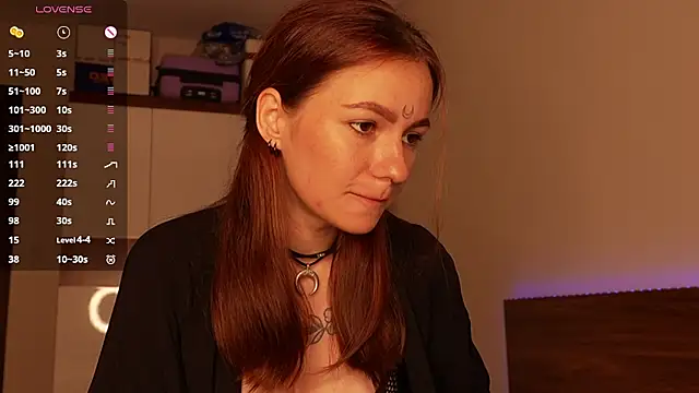 girl with snaketatto0 online show from 05-12-26, 02:30