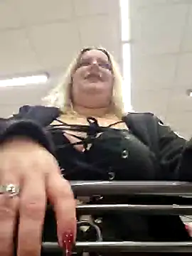 Curvy Lucy online show from 12-17-24, 09:50