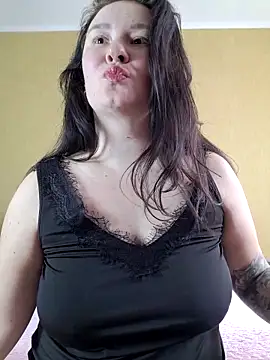 AlexaLexie online show from 09-26-25, 07:01