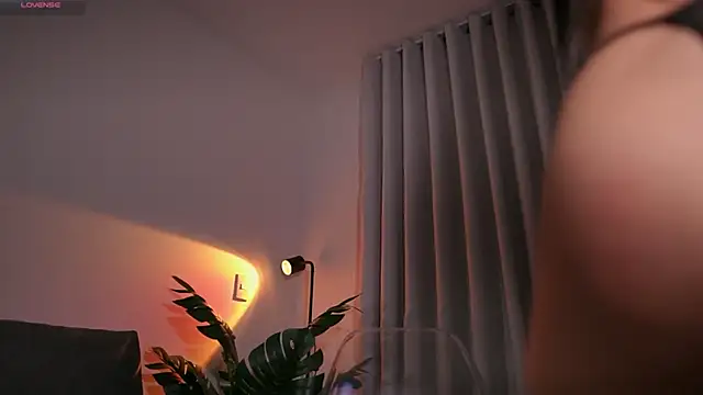 GigiLee  online show from 11-15-25, 02:42