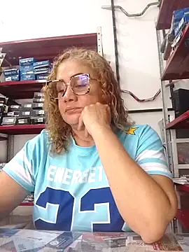 sophiahunt286 online show from 12-17-25, 02:12