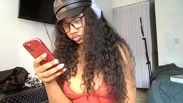 Snapshot of goddessdaisysky chatting on 04-10-26, 05:28 goddessdaisysky online show from 04-10-26, 05:28