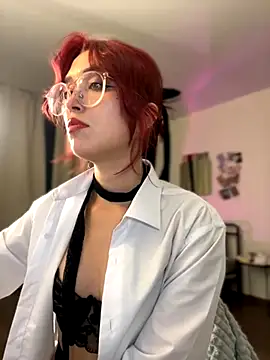 Snapshot of Evangeline_Lawrence_ chatting on 10-15-25, 05:57 Evangeline Lawrence  online show from 10-15-25, 05:57