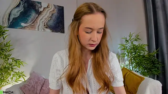 Snapshot of Sweett_Monica chatting on 11-14-25, 01:04 Sweett Monica online show from 11-14-25, 01:04