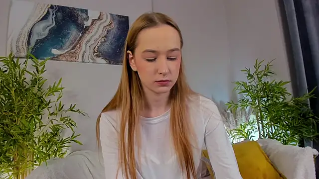 Snapshot of Sweett_Monica chatting on 11-15-25, 01:14 Sweett Monica online show from 11-15-25, 01:14