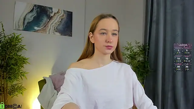 Snapshot of Sweett_Monica chatting on 11-23-25, 01:05 Sweett Monica online show from 11-23-25, 01:05