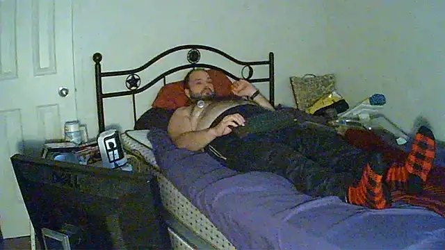 Snapshot of caressonnous chatting on 12-20-24, 12:08 caressonnous online show from 12-20-24, 12:08