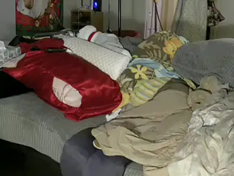Snapshot of caressonnous chatting on 12-22-24, 08:25 caressonnous online show from 12-22-24, 08:25