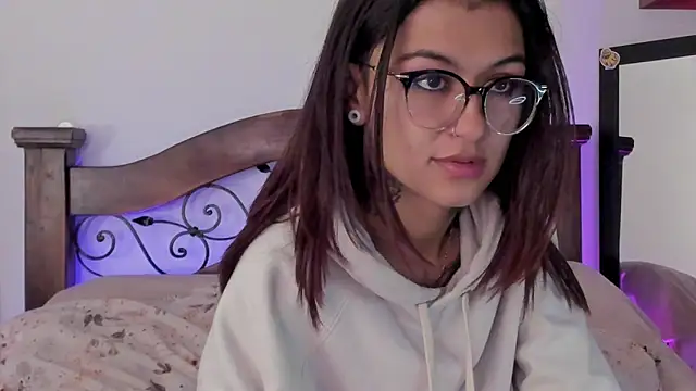 Snapshot of noemi_foxxx chatting on 01-24-25, 02:30 noemi foxxx online show from 01-24-25, 02:30