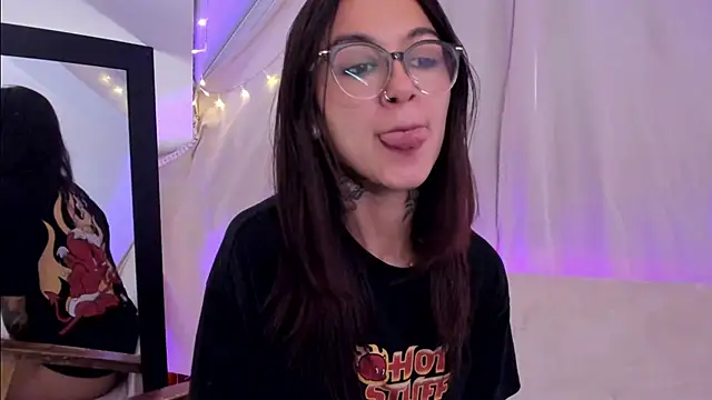 Snapshot of noemi_foxxx chatting on 02-25-25, 03:38 noemi foxxx online show from 02-25-25, 03:38