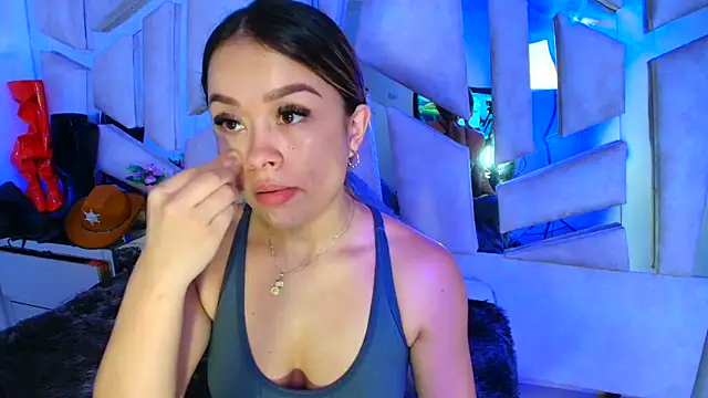 Natalyefoster online show from 02-19-26, 05:09