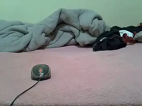 Snapshot of prettyviel chatting on 09-15-25, 10:26 prettyviel online show from 09-15-25, 10:26