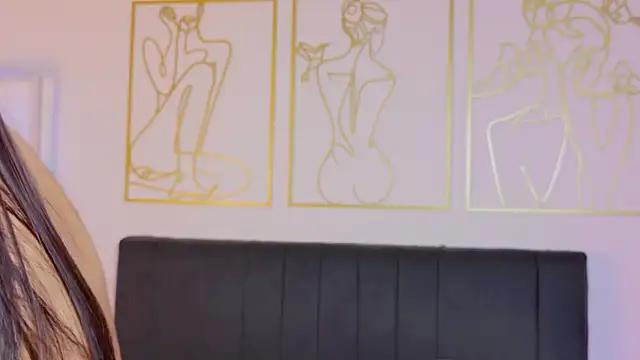 Snapshot of summer_holiday chatting on 10-12-25, 03:49 summer holiday online show from 10-12-25, 03:49