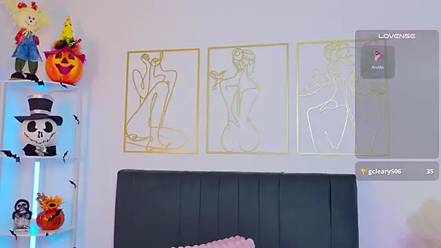 Snapshot of summer_holiday chatting on 10-18-25, 05:54 summer holiday online show from 10-18-25, 05:54