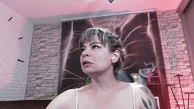 charlotedoll online show from 12-10-24, 04:02