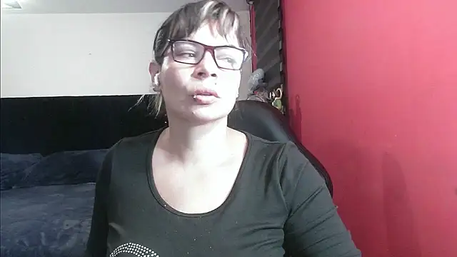 charlotedoll online show from 10-30-25, 03:41