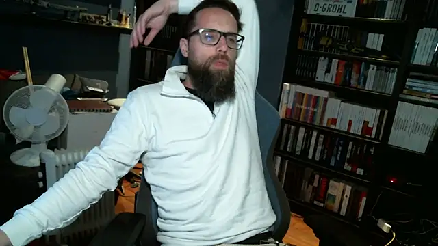 Snapshot of MeSteff chatting on 12-21-24, 10:51 MeSteff online show from 12-21-24, 10:51