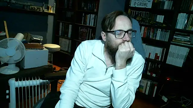 Snapshot of MeSteff chatting on 12-27-24, 10:48 MeSteff online show from 12-27-24, 10:48