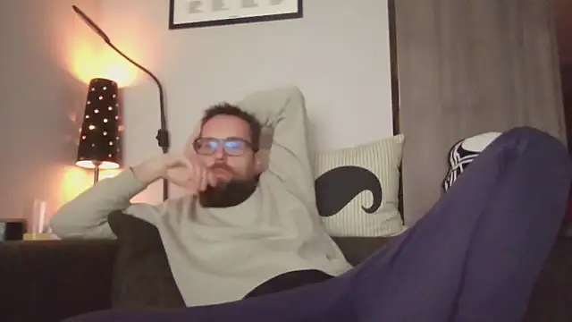 Snapshot of MeSteff chatting on 03-17-25, 08:09 MeSteff online show from 03-17-25, 08:09