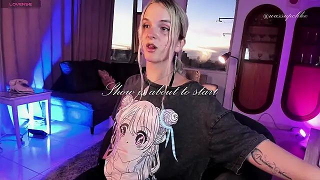 misschloe   online show from 01-27-25, 11:22