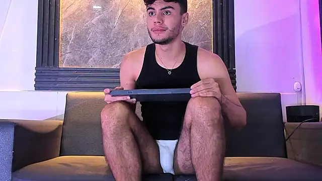 liam genner  online show from 10-10-25, 08:19