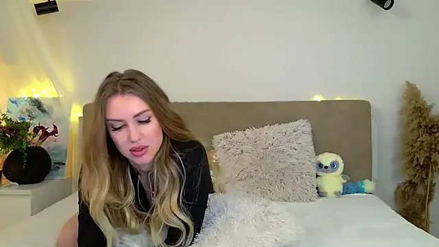 LuisaSin online show from 03-03-26, 10:43