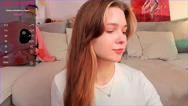 Snapshot of Frau_Lina chatting on 10-26-25, 02:23 Frau Lina online show from 10-26-25, 02:23