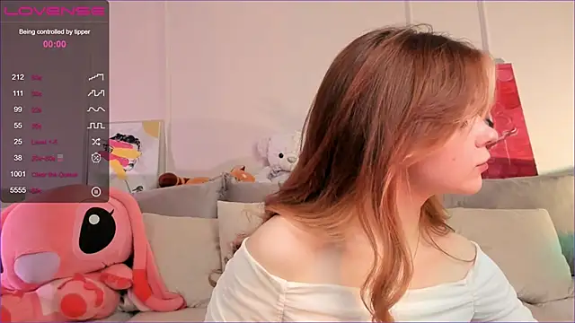 Snapshot of Frau_Lina chatting on 10-27-25, 03:49 Frau Lina online show from 10-27-25, 03:49