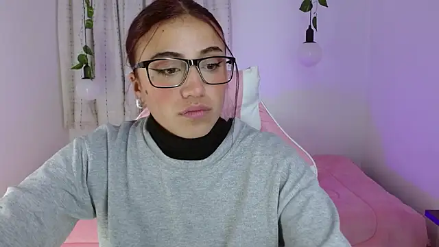 Snapshot of veronicaxx69 chatting on 12-24-24, 05:38 veronicaxx69 online show from 12-24-24, 05:38