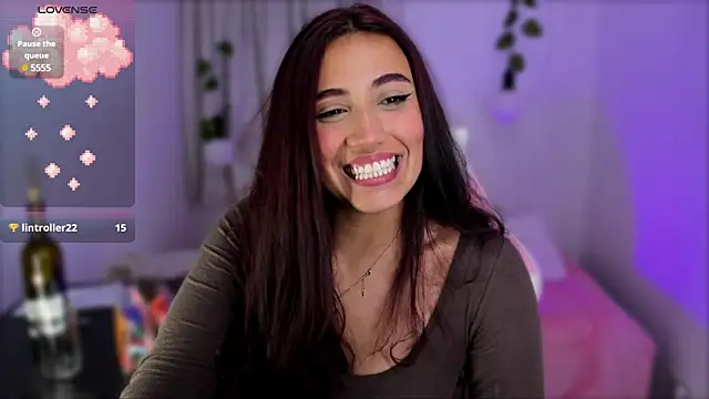 Snapshot of veronicaxx69 chatting on 12-31-24, 05:33 veronicaxx69 online show from 12-31-24, 05:33