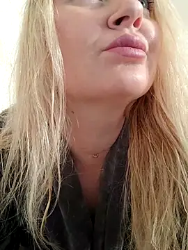 Snapshot of LadyLolyPop_ chatting on 04-28-26, 01:37 LadyLolyPop online show from 04-28-26, 01:37