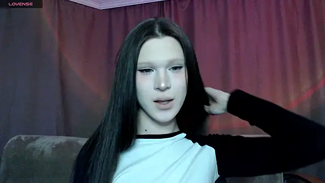 Snapshot of Sexpired_Princess chatting on 02-18-25, 03:31 Sexpired Princess online show from 02-18-25, 03:31