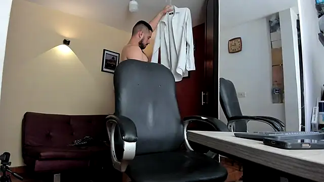 thesexlawyer1 online show from 05-12-26, 03:36