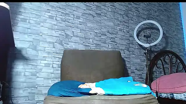 Snapshot of bulguehot chatting on 01-15-25, 03:00 bulguehot online show from 01-15-25, 03:00