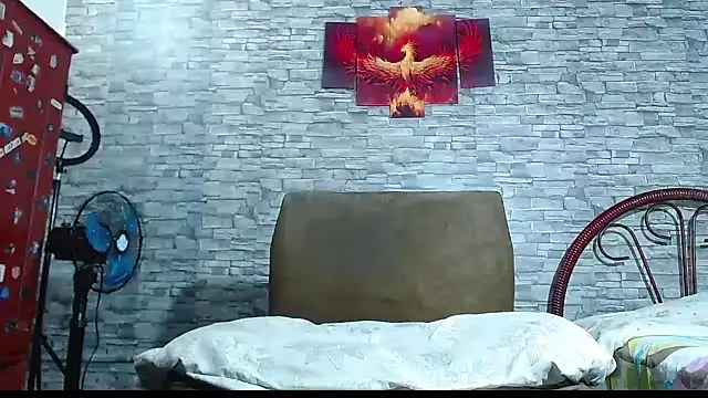 Snapshot of bulguehot chatting on 10-31-25, 03:46 bulguehot online show from 10-31-25, 03:46