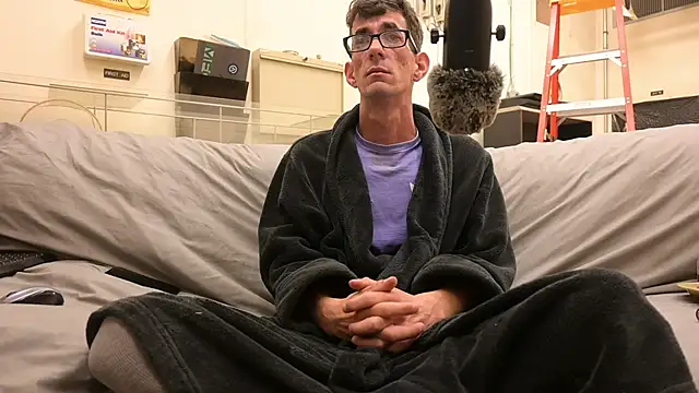 Snapshot of joeiandola chatting on 03-17-26, 04:21 joeiandola online show from 03-17-26, 04:21