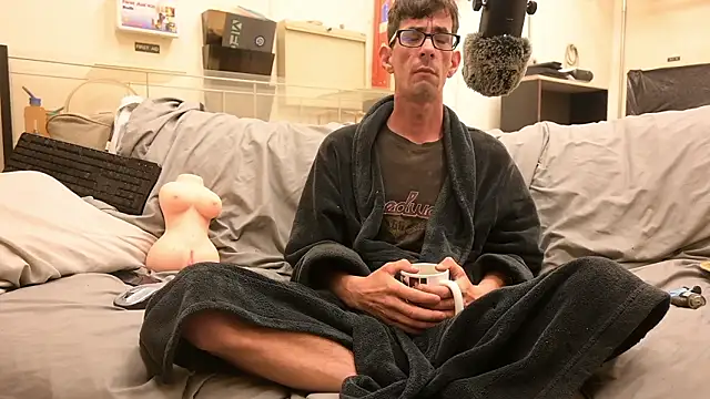 Snapshot of joeiandola chatting on 03-25-26, 04:57 joeiandola online show from 03-25-26, 04:57