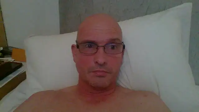 Snapshot of mrtickle0025 chatting on 01-17-26, 01:32 mrtickle0025 online show from 01-17-26, 01:32