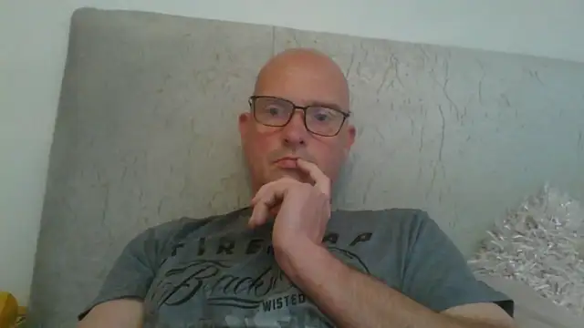 Snapshot of mrtickle0025 chatting on 04-22-26, 07:33 mrtickle0025 online show from 04-22-26, 07:33