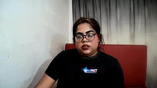 Snapshot of Indian_Lola00 chatting on 03-21-25, 10:39 Indian Lola00 online show from 03-21-25, 10:39