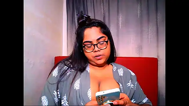 Indian Lola00 online show from 12-16-25, 05:40