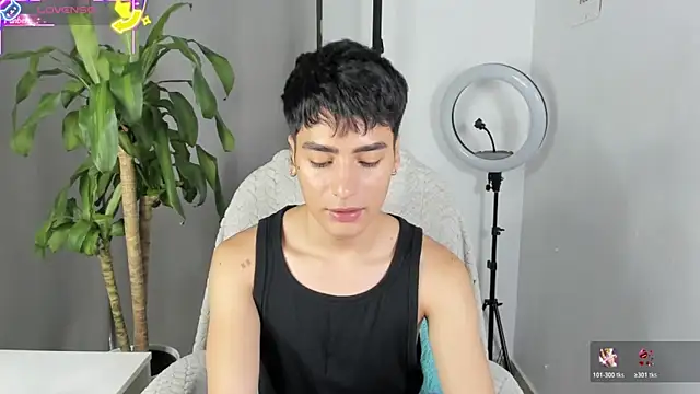 Snapshot of sebas_rose chatting on 12-05-25, 01:20 sebas rose online show from 12-05-25, 01:20