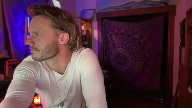 Snapshot of CowboyZuhly chatting on 01-09-26, 05:54 CowboyZuhly online show from 01-09-26, 05:54