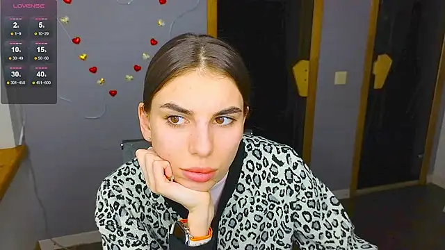 EmmyGreans online show from 02-26-25, 12:36