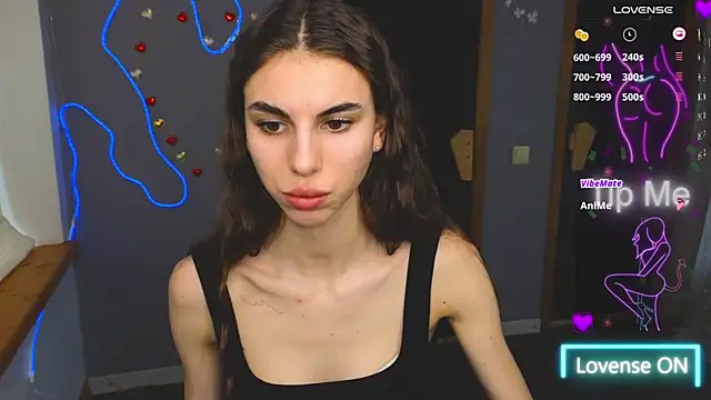 EmmyGreans online show from 03-04-25, 01:06