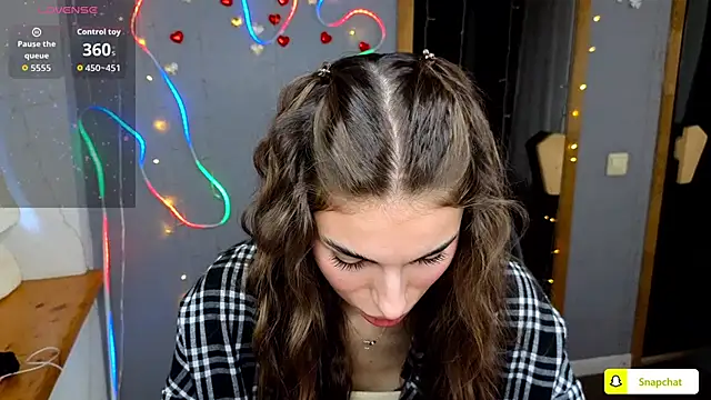 EmmyGreans online show from 09-20-25, 05:41