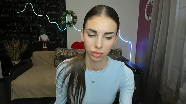 EmmyGreans online show from 12-18-25, 06:41