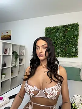 AylinRoss online show from 01-19-25, 07:04