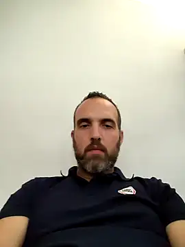 leon3875 online show from 02-05-25, 03:42